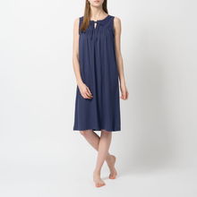 優(yōu)雅夏日 無(wú)袖蕾絲連身裙的穿搭藝術(shù)